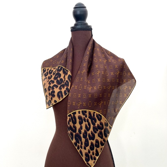 Louis Vuitton Scarf Leopard Print Monogram Flower Silk Wrap - Picture 5 of 16